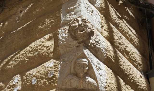 Corato, gli intriganti simboli di Palazzo Catalano: compendio di antica massoneria e vizi capitali